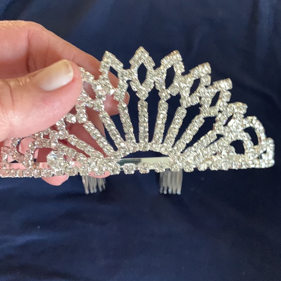RHINESTONE TIARA - Picture 3 of 11